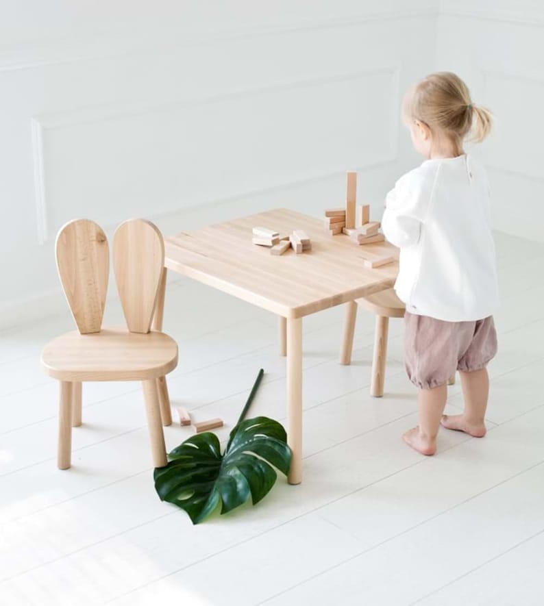 Ensemble de meubles Montessori Table et chaises en bois Kids Furniture Montessori Facile
