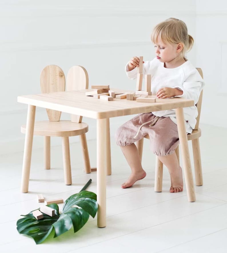 Ensemble de meubles Montessori Table et chaises en bois Kids Furniture Montessori Facile 